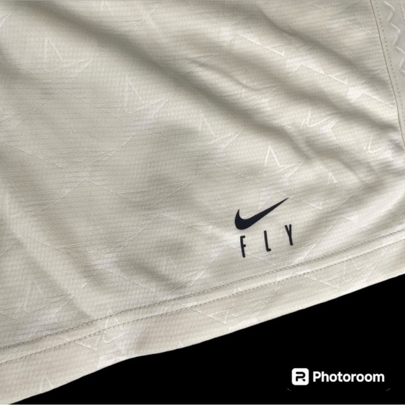 NWOT Nike Dri-Fit Swoosh Fly Crossover Women’s Small Ivory Basketball Shorts - Picture 11 of 14